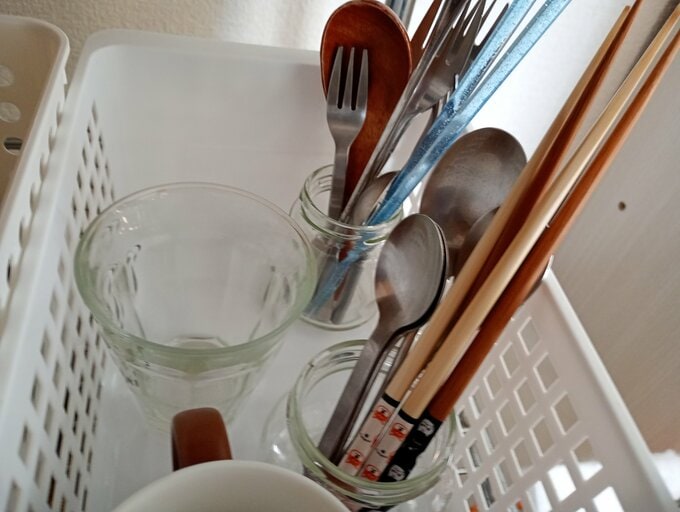 カトラリー類は立てて収納