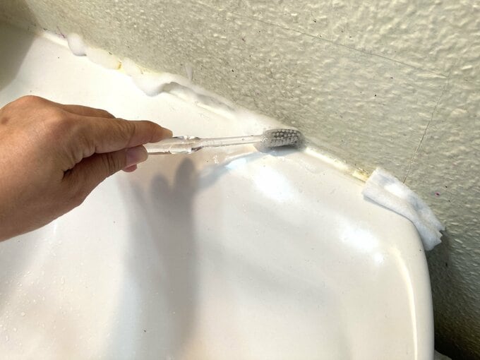 最後に水ぶきタオルで拭き取れば汚れが落ちてさっぱりしますよ。