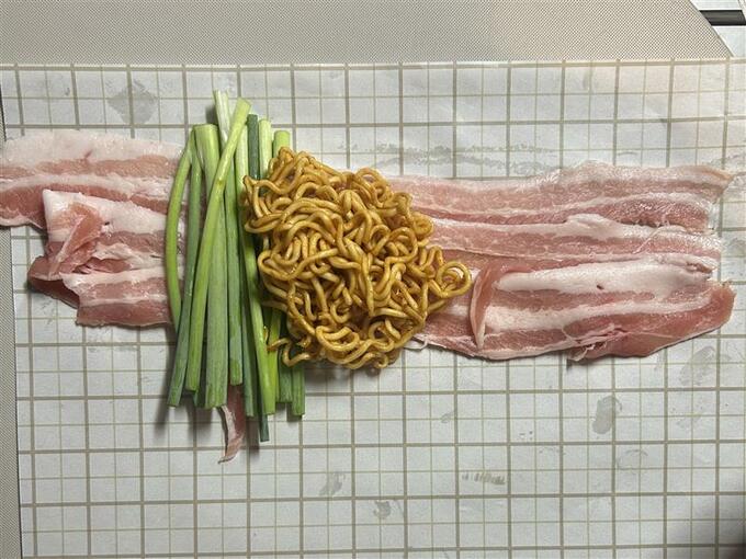 豚肉 ラーメン ネギ