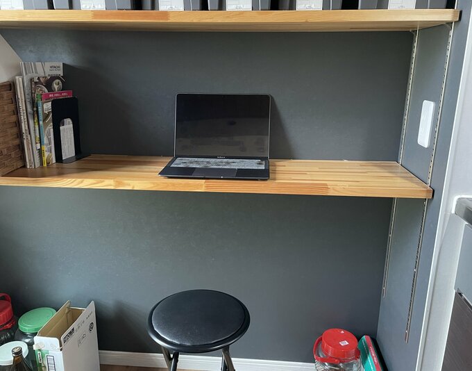 キッチン横のワークスペース