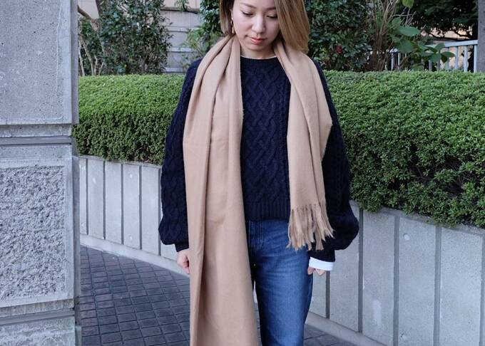 ストール2つ折りにした状態で首にかけ