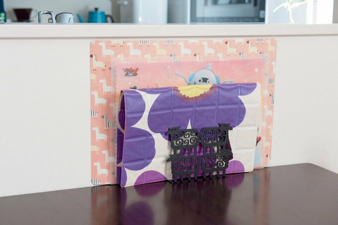 テーブルに置きっぱなしになっていたランチョンマット