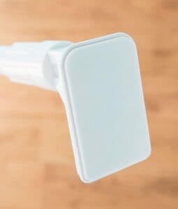 キャップの形も長方形で面積がある