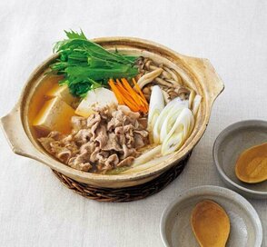 春はお肉も野菜もたっぷりのヘルシー鍋。食物繊維も豊富にとれる