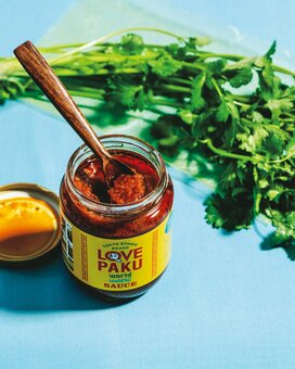 かけるだけで料理がエスニックに。夏に欲しいパクチー調味料