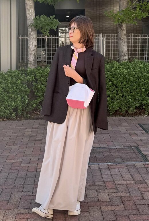 ダークブラウンとピンク