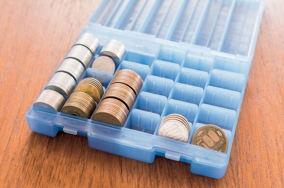 小銭はコインケースで種類別に分ける