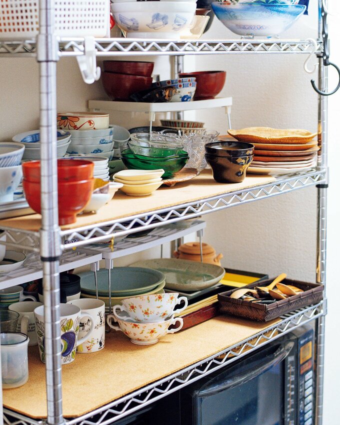 シルバーラックに食器