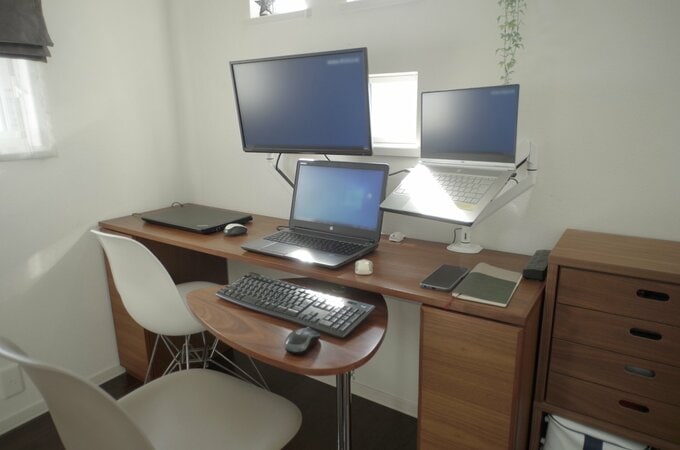 仕事をしているときのワークスペースの様子