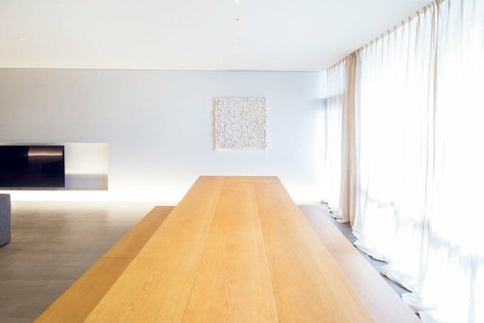 オリジナルのダイニングテーブルとベンチ