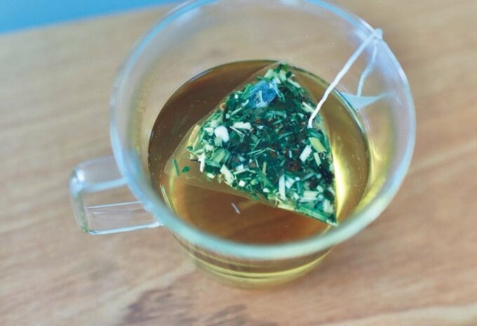 コップに入った紅茶