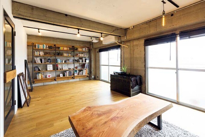 ふたつの部屋をつなげてワンルームにしたリビング