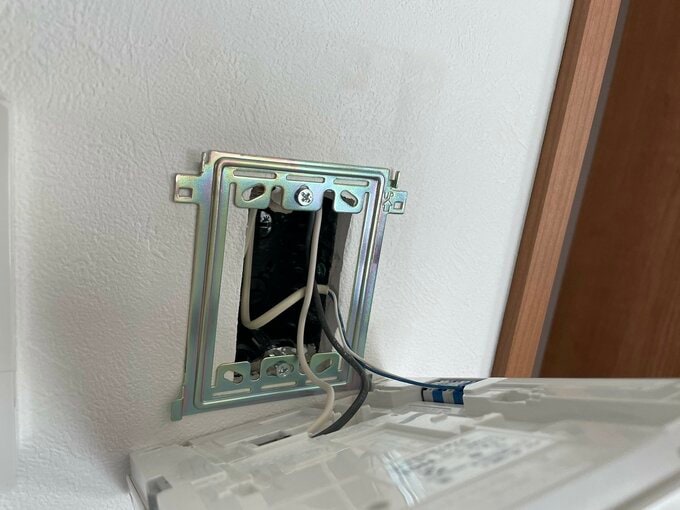 インターホンの穴