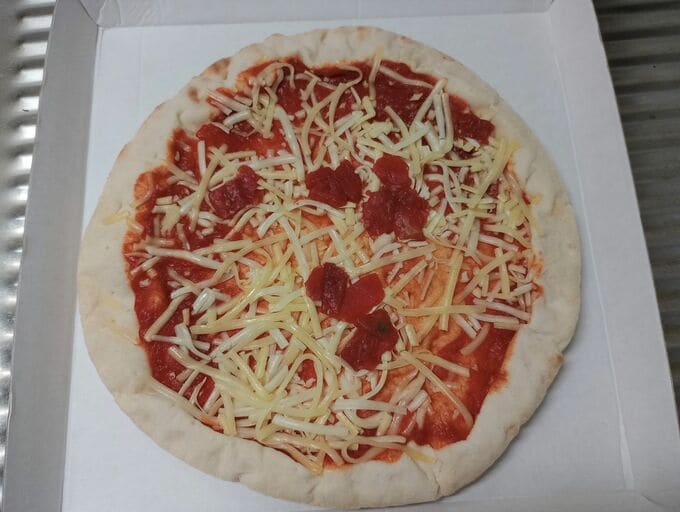 プレーンなピザ