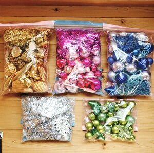 クリスマスが終われば、色別収納に！