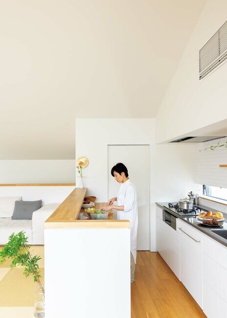 キッチンで作業