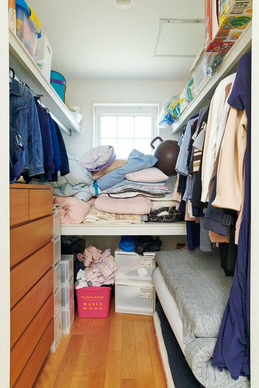 物置状態のクローゼット