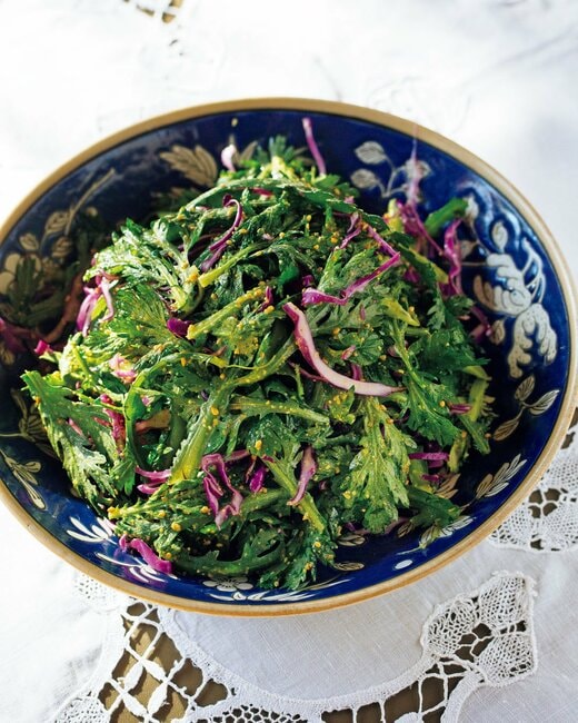 春菊と紫キャベツのサラダ