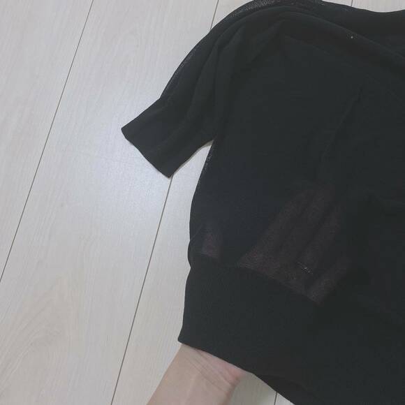 ライトシアーボートネックセーター透け