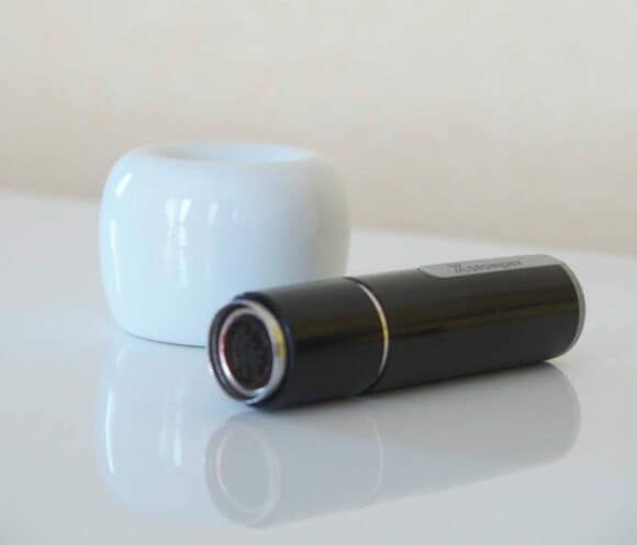 歯ブラシ立てをキャップ代わりにしている