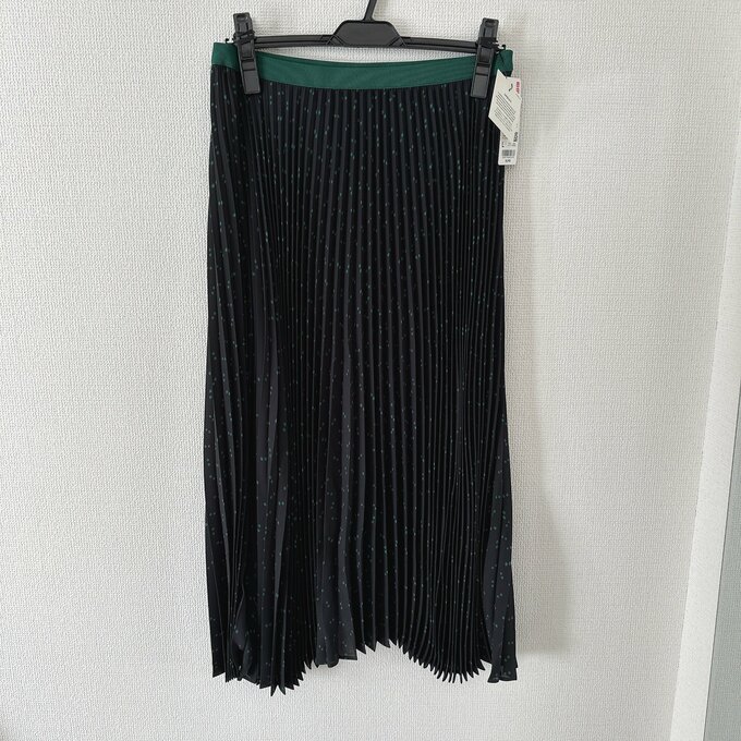 プリーツスカート