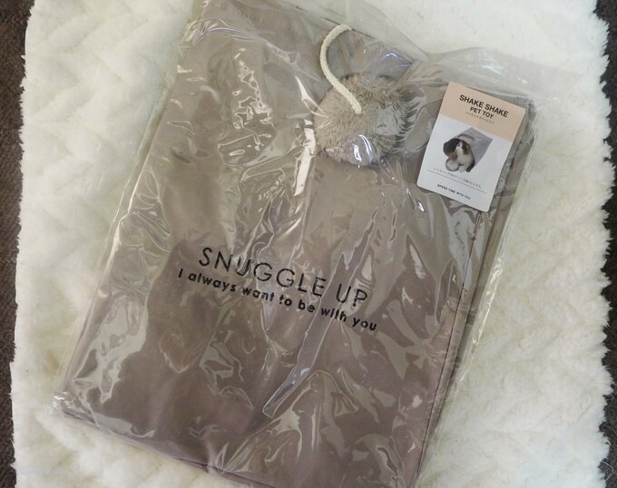 シャカシャカペットトイ