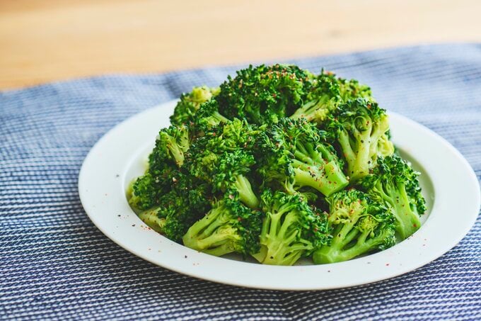 ごま油の香りが食欲そそるブロッコリーレシピ