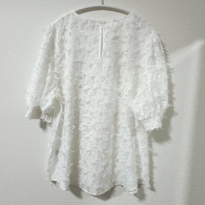 ブラウスの後ろ