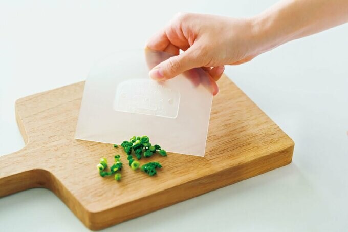 まな板と耐熱スケッパー