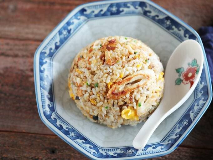 サバ缶とちくわの香味チャーハン