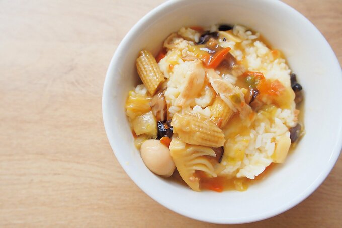 ごはんに八宝菜をかけた