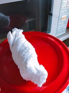 濡らして絞ってからレンジで1分チンした蒸しタオルで顔を覆う