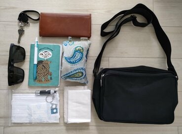 50代ミニマリストの「バッグの中身」。重い荷物をぐっと減らし、満足度を上げる3つのコツ