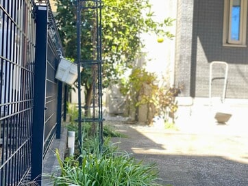 フェンスは隣人トラブルや災害への不可欠な備え。3回設置して感じたこと