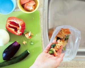 調理中に出る生ゴミはポリ袋1枚あれば、終了と同時にあと片づけも終わります