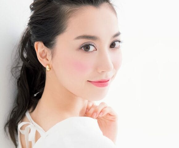 赤リップを活かすメイク術