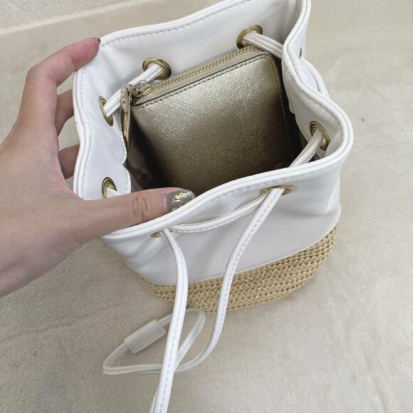 ザツザイコンビネーションドローストリングバッグに長財布