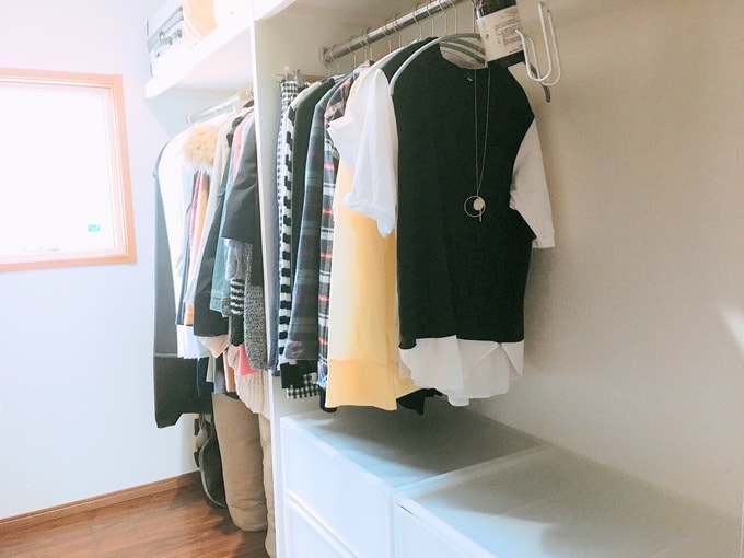 寝室にあるウォークインクローゼット