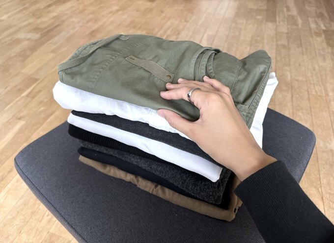 たたまれた冬服