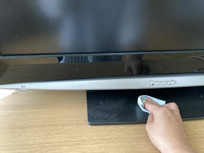 オーディオまわりを拭く