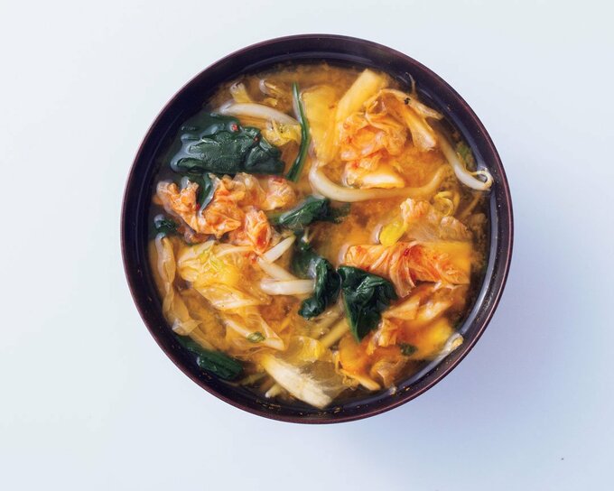 ホウレンソウとモヤシのキムチみそ汁