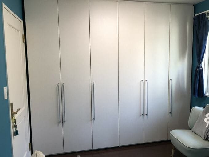 部屋を仕切れる可動式の大型収納