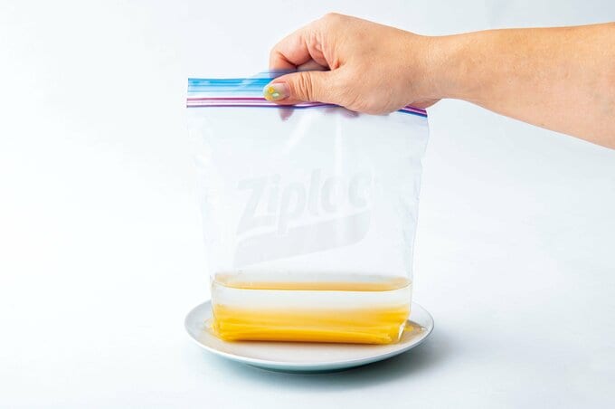 折って入れたパスタ