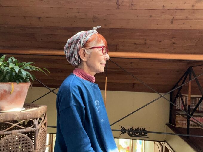 ターバンを巻いたウリウリばあちゃん