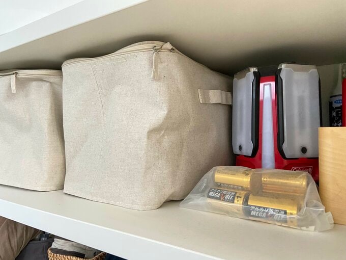 懐中電灯と電池