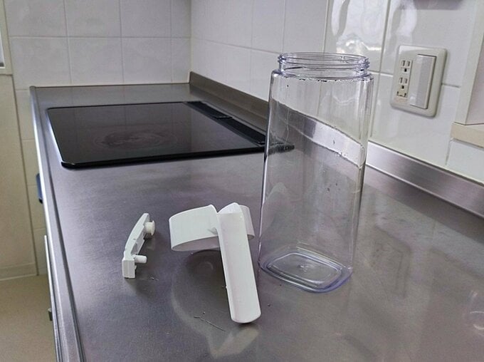 プラスティック製