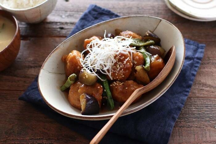 市販の総菜も栄養たっぷりに！から揚げとナスの甘酢あんかけ