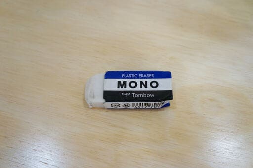 壁の汚れは消しゴムで消す