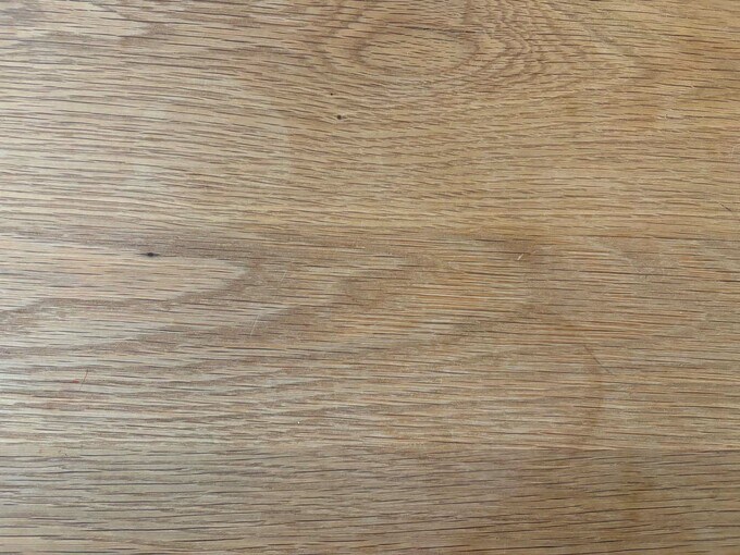 木製の天板にできた輪ジミ