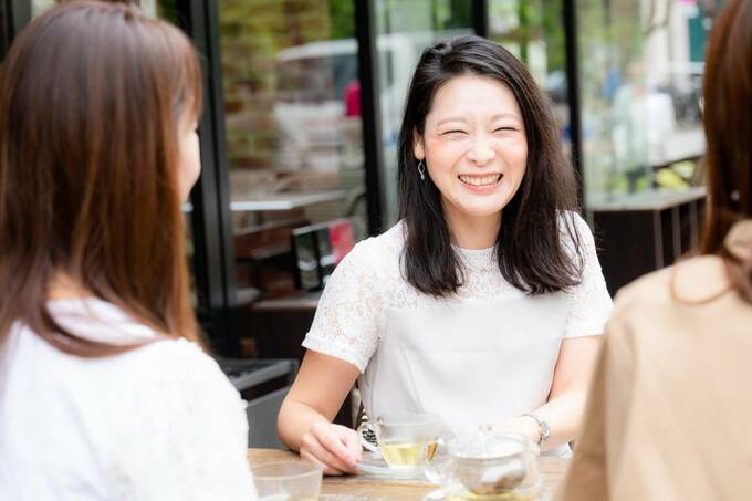笑顔の女性